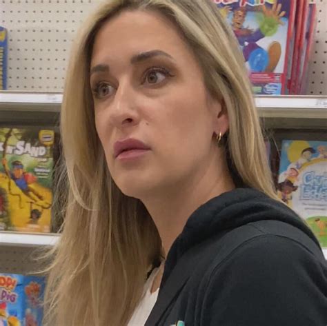 Latina Milf Big Ass In Jeans Oc Page Tight Jeans Forum