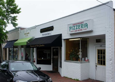 No Topping This Westport Pizzeria Keeps Its Slice Of Main Street Westport News