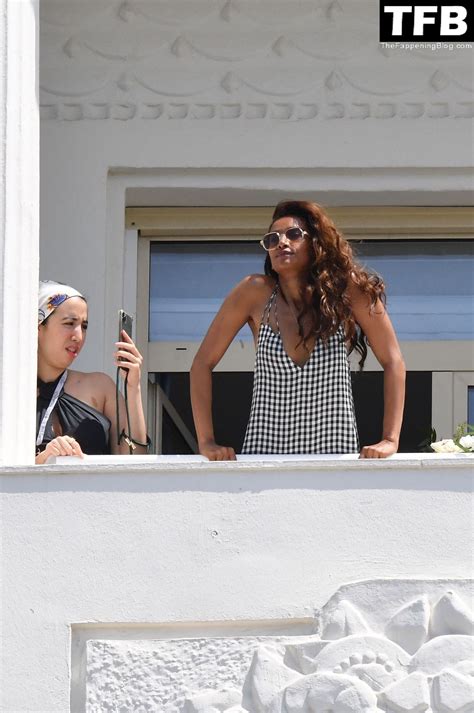 Jasmine Tookes Flashes Her Nude Tit On The Terrace Of The Marinez Hotel In Cannes Photos