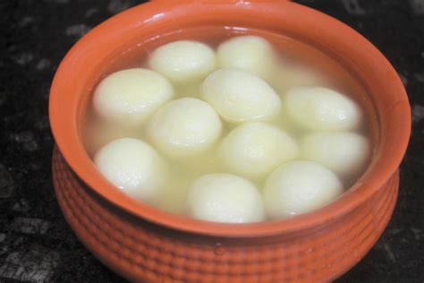 Soft Spongy Rasgulla રસગુલ્લા Rasgulla Bengali Sweet Recipe Easy