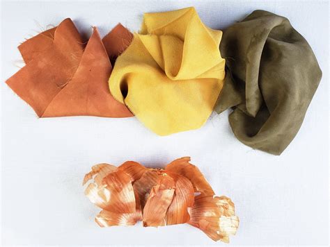 Dyeing with Onion Skins — Cedar Dell Designs
