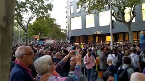 Miles De Personas Se Manifiestan En Barcelona Contra La Sentencia Del