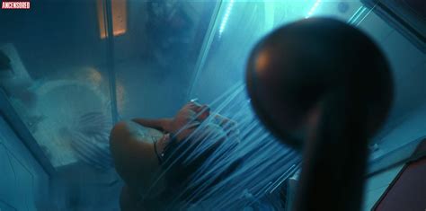 Naked Anna Bederke In Para We Are King