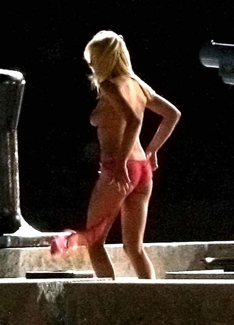 Anna Faris Topless From What S Your Number Picture Hot Sex Picture