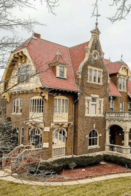 1899 Mansion For Sale In Milwaukee Wisconsin — Captivating Houses