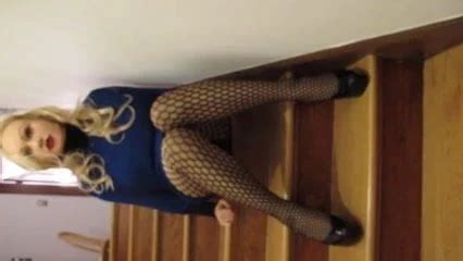 Crossdresser Relaxing Gay Man Porn Xhamster