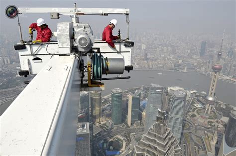 Мойщики окон в разных странах мира » BigPicture.ru