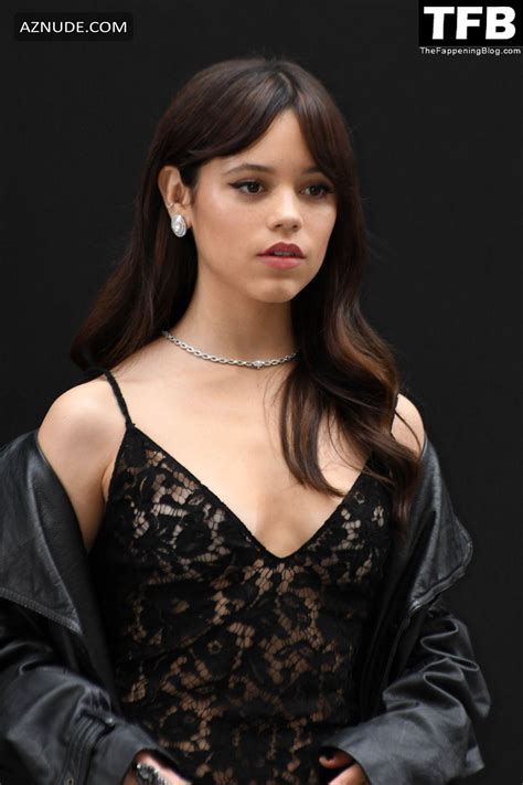 Jenna Ortega Sexy Seen Flaunting Her Hot Cleavage At The Valentino Fashion Show In Paris Aznude