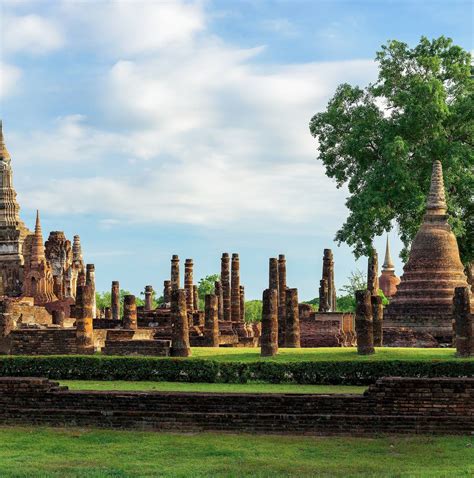 10 Best Thailand, Cambodia and Vietnam Tours for Young Adults and Under