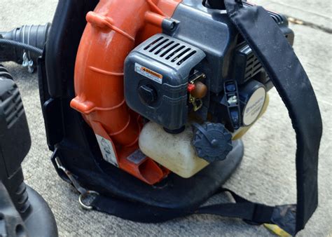 Husqvarna 125bt Backpack Blower And Craftsman Gas Blowervac Ebth