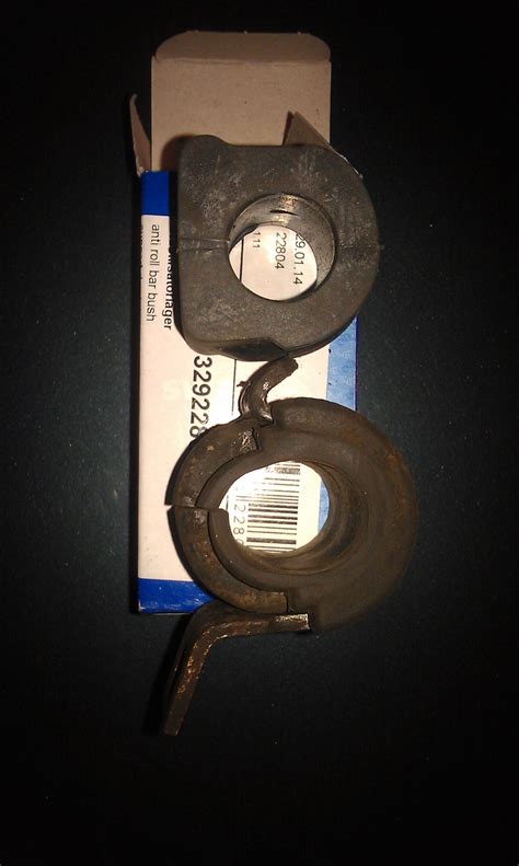 Замена втулок стабилизатора. — Volkswagen Golf Mk4, 1,9 л, 1999 года ...