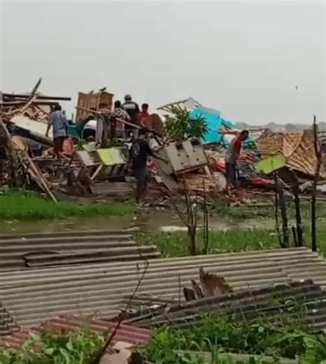 Hujan Deras Dan Angin Puting Beliung Sapu 23 Rumah Warga Di Indramayu