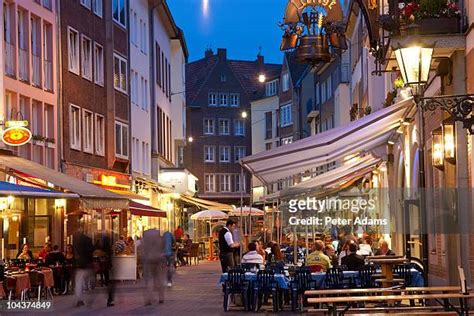 182 Dusseldorf Nightlife Stock Photos, High-Res Pictures, and Images ...