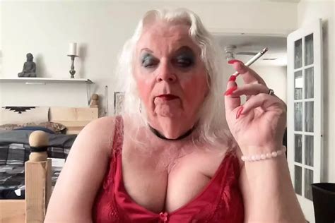 Constance American Shemale Smoking Amateur Porn XHamster