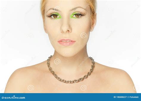 Belle Fille Blonde Avec Des Yeux En Vert Image Stock Image Du Artistique Regarder 18688637