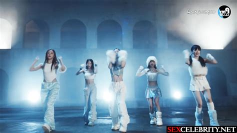 Sexy korean babes LE SSERAFIM dancing so hot pmv 르세라핌 딥 페이크 비디오 SexCelebrity