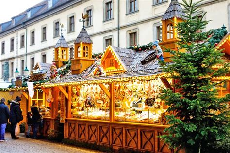 30 Best Places To Spend Christmas The World S Most Festive Cities American Stock News