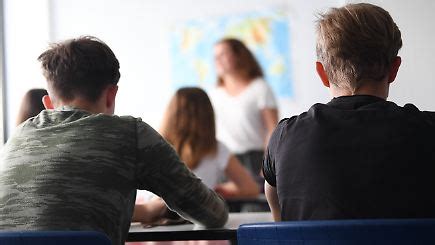 Er war 15 und sie 33 Lehrerin wegen Sex mit Schüler vor Gericht n tv de