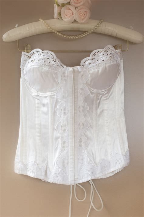 Dreamy Bridal Lingerie For A Vintage Lover On Her Honeymoon