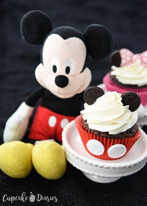 Mickey And Minnie Cupcakes