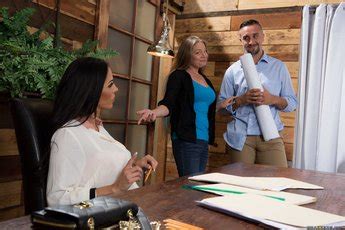 Curvy Veronica Rayne Bounces Her Ass On Big Dick Photos