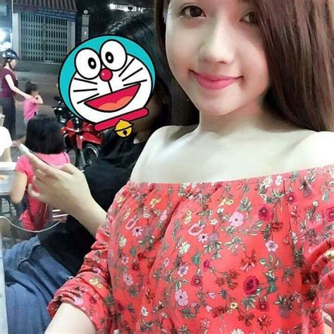 Hot girl khoe hàng gây sốc trên facebook Việt Xinh