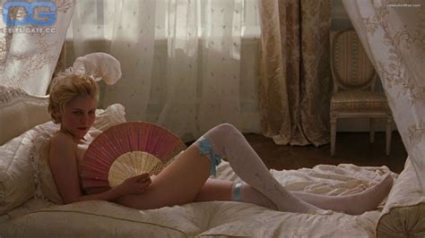 Kirsten Dunst Nude Pictures Photos Playboy Naked Topless Fappening