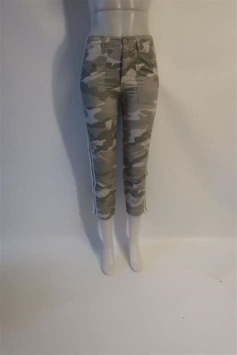 Nwt Womens Mother Green Camo Desert Print Shaker Crop Fray Chino Pants