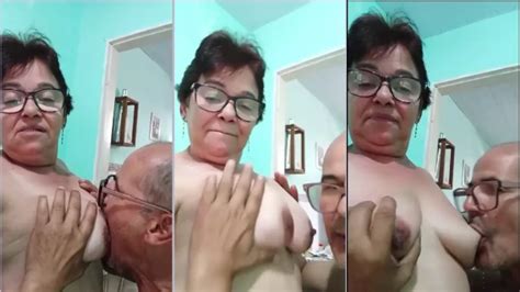 Hombre Amateur Chupando Las Tetas De Su Pareja