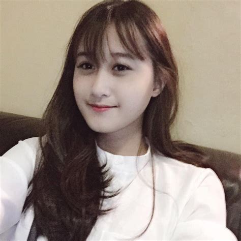 Nga Anh hot girl đang hẹn hò với chồng cũ Mai Ngọc Kém bạn trai thiếu gia 8 tuổi vào top 10