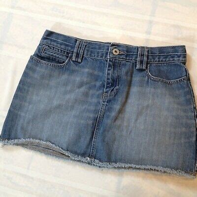 Old Navy Ultra Low Waist Medium Wash Blue Denim Frayed Mini Skirt Women