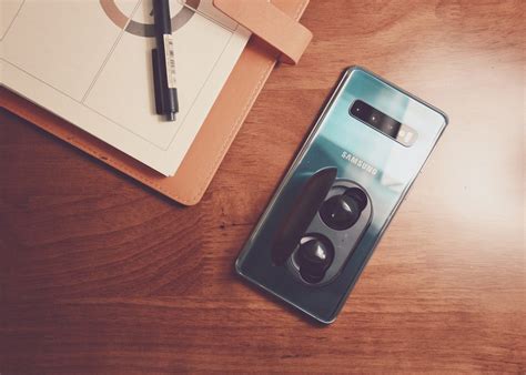 how to clean galaxy buds 3