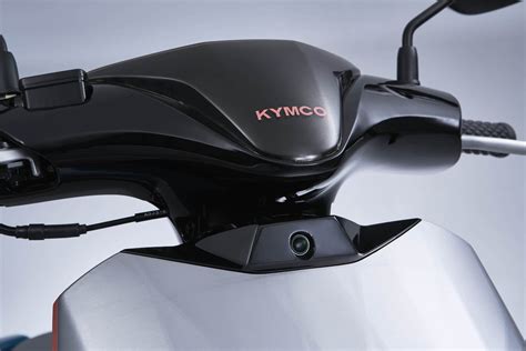 KYMCO anuncia RevoNEX para la naked de km h con la última tecnología eléctrica