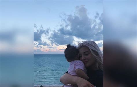 Bikini Clad Kylie Jenner Reveals Incredible Post Baby Body In Miami