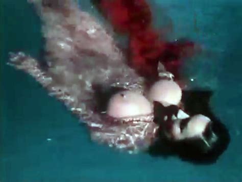 Naked Isabel Sarli in El último amor en Tierra del Fuego