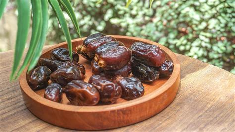 Safawi Dates Stock Photos Images And Backgrounds For Free Download
