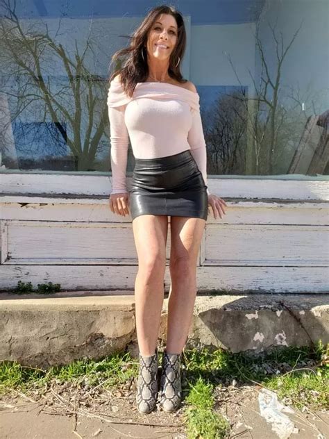 Milf Legs Nudes By Razorbacks