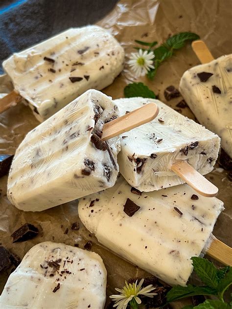 VANILLA BEAN MINT CHOCOLATE CHIP YOGURT POPSICLES