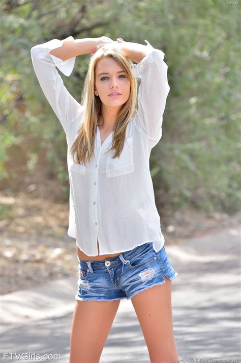 Nude Teenager Shamelessly Posing In The Middle Of The Highway FTV Girls