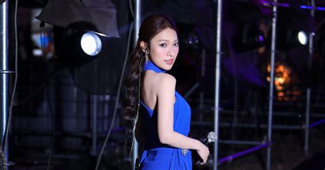 Hot girl thứ tiếng có hành động tinh tế giữa drama T Zeus