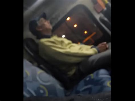 Punheta No Busao XVIDEOS