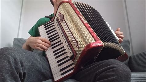 Akordeon - Suknie Kolorowe - YouTube