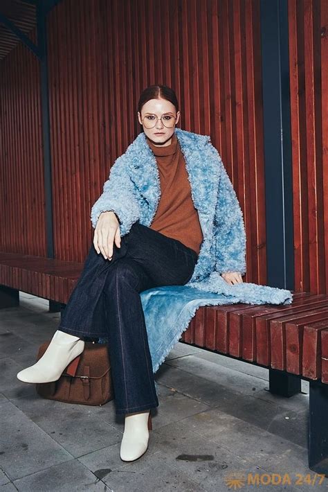 Vira Plotnikova FW-2022/23: Вся соль. Мегаполис 2023. Голубое пальто ...