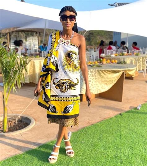 Swazi Traditional Attire What To Know About It 2022 Eucarl Wears Long Skirt Pleated Skirt