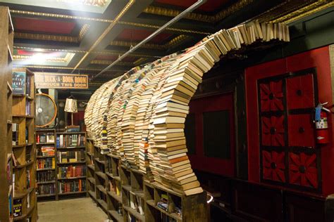 Последний книжный магазин: где находится и что посмотреть рядом