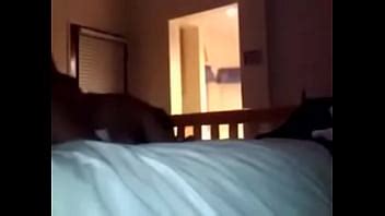 Milf tetona cachonda recibe una embestida en el coño por detrás y Gime XVIDEOS