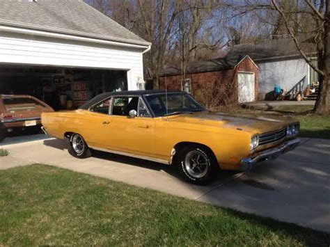 1969 Road Runner Roadrunner Mopar Plymouth 383 Musclecar Bahama Yellow