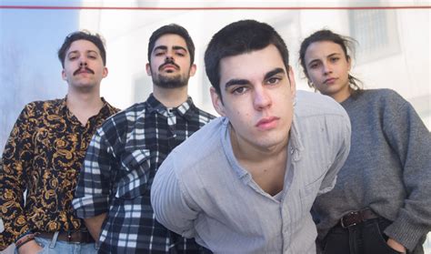 MONA DESNUDA - Revista Planeta 28. Música, Teatro Y Mucho Más!!