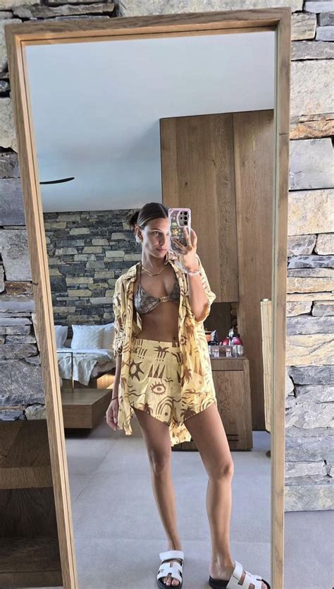 Julia Wieniawa Kusi Idealn Figur W Bikini Na Wakacjach Pokaza A Egzotyczne Luksusy