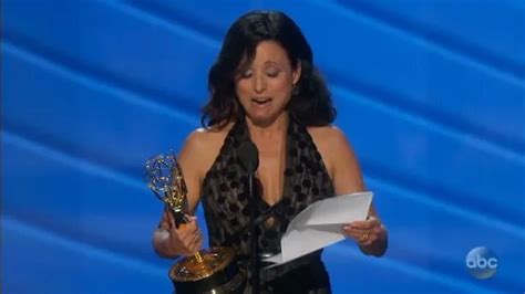 Julia Louis Dreyfus Breaks Down As She Reveals Her Dad Died Days Before Emmy Awards Win Irish